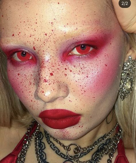 Red Eyes Makeup, Unconventional Makeup, Y2k Beach, Funky Makeup, Arte Occulta, Drag Make-up, Punk Makeup, Drag Makeup, Smink Inspiration