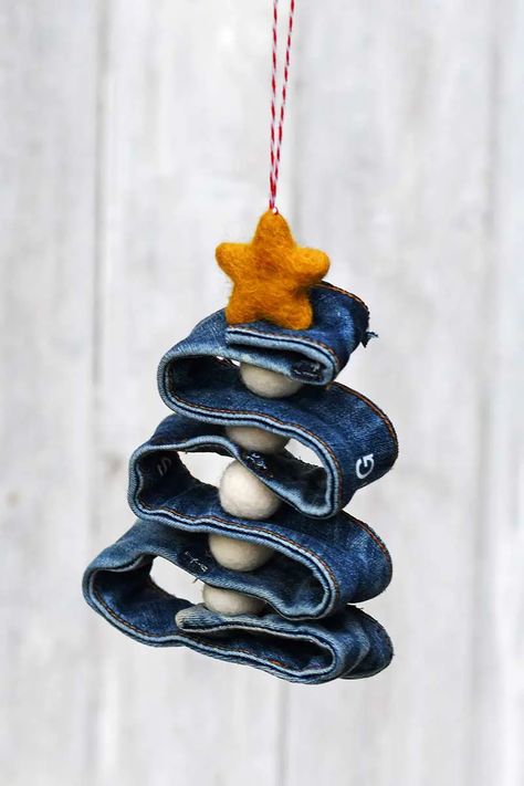 Denim Ornaments, Jean Projects, Denim Christmas, Recycled Christmas Decorations, Denim Quilts, Scout Crafts, Denim Scraps, Denim Crafts Diy, Blue Jeans Crafts