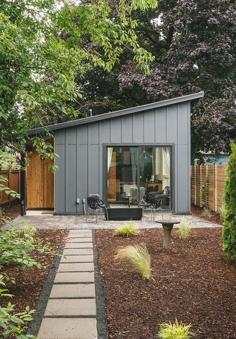 Income Property Ideas: This custom ADU was built by Neil Kelly Company and designed by Chad Ruhoff in Southeast Portland, Oregon. It's a 1BR/1BA suite with a complete kitchen and full living and dining space featuring modern, contemporary and industrial design elements. Modern Home Remodeling Ideas. Black House Paint Ideas. Backyard Adu, Oregon House, Backyard Studio, Accessory Dwelling Unit, Backyard Office, Casa Exterior, Home Addition, Backyard Inspo, Garden Studio