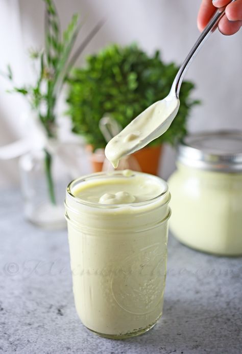 Avocado Goat Cheese Dressing Goat Cheese Dressing, Avocado Goat Cheese, Avocado Dip, Goats Cheese, Salad Ideas, Everyday Dishes, Awesome Recipes, Healthy Salad, Ripe Avocado