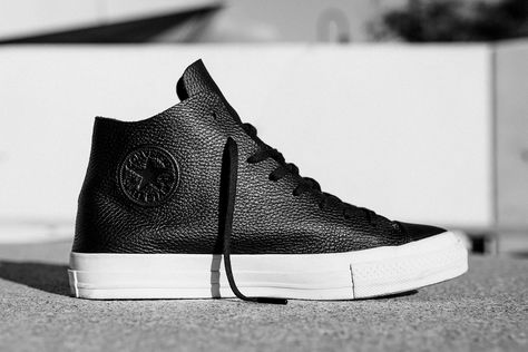 Sneaker Magazine, One Star, Sneakers Men Fashion, Mens Fashion Shoes, Designer Sneakers, Chuck Taylor Sneakers, Converse Shoes, Chuck Taylor, Sneaker Head