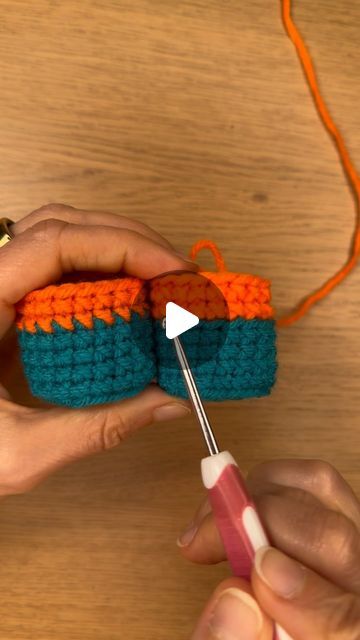 Svetlana - Handmade Toys on Instagram: "Change Colours 🧶 Perfect Line ♥️  How to change colours in a better way 🧶🤗❤️ This tip you can use for your next amigurumi project 🧶🤗❤️   Crochet has lots of health benefits. One of those is fine motor skills.  Crochet classes are available online  Language – English / Русский  Enjoy crocheting with me!! 💕" Colour Change Crochet, Clean Color Change Crochet, Change Colour Crochet, How To Add A New Color In Crochet, How To Change Colors In Crochet Videos, Changing Colours In Crochet, Invisible Color Change Crochet, How To Change Colours When Crocheting, Switching Colors In Crochet