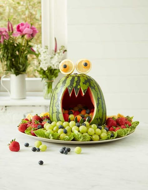 Watermelon Monster, Watermelon Boat, Veggie Ideas, Deco Fruit, Kreative Snacks, Decorações Com Comidas, Watermelon Carving, Dessert Aux Fruits, Kids Party Food