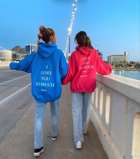 Best Friend Sweatshirts, Best Friend Hoodies, Tempe Town Lake, Bff Matching, Aesthetic Sweaters, Best Friend Challenges, Matching Hoodies, Big Sweaters, Matching Sweaters