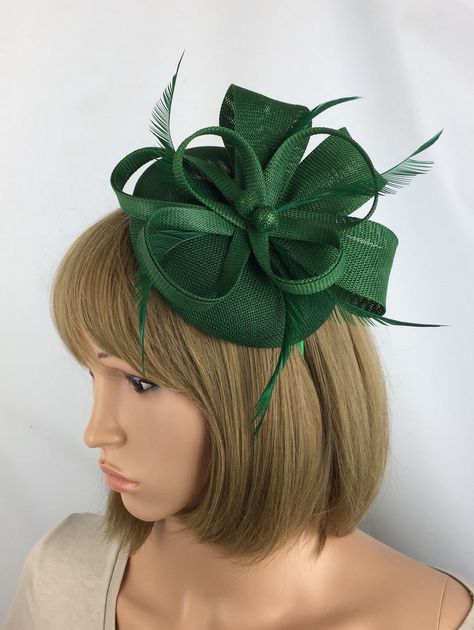 Forest Green Wedding, Ascot Ladies Day, Fascinator Hats Diy, Sparkly Hair Accessories, Green Fascinator, Red Fascinator, Pink Fascinator, Mother Of Groom Dresses, Fascinator Headband