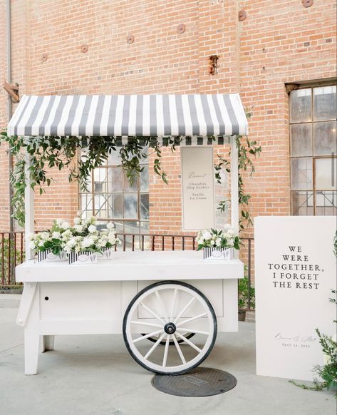 Dessert Cart Wedding, Cookie Trailer, Succulent Business, Bees Garden, Food Stand Design, Vintage Carts, Flower Carts, French Baby Shower, Sweet Cart