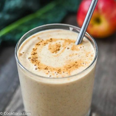 Apple Oat Smoothie Apple Oat Smoothie, Breakfast In A Cup, Resep Oatmeal, Apple Smoothie, Oat Smoothie, Smoothie Recipes Healthy Breakfast, Smoothie Drink Recipes, Breakfast Drink, Easy Smoothie Recipes