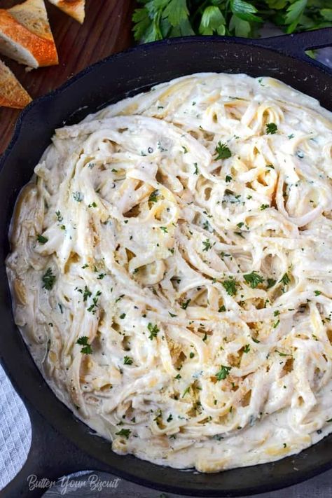 Garlic Fettuccine, Fettucini Alfredo Recipe, Fetuccini Alfredo, Fettucini Alfredo, Fettuccine Alfredo Recipe, Spinach Alfredo, Fettuccine Alfredo Recipes, Chicken Alfredo Recipes, Chicken Alfredo Pasta