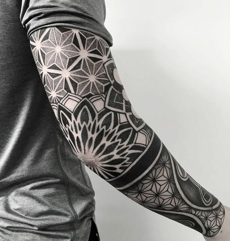 Bold Patterned Geometric Tattoo Gears Tattoo Mechanical, Tattoo Sleeve Filler Backgrounds Men, Black And Grey Geometric Tattoo, Mandala Sleeve Tattoo Design Men, Geometric Mandala Sleeve Tattoo, Mandala Tattoo Filler, Geometric Tattoo Filler Patterns, Tattoo Filler Ideas Men, Geometric Mandala Tattoo Men