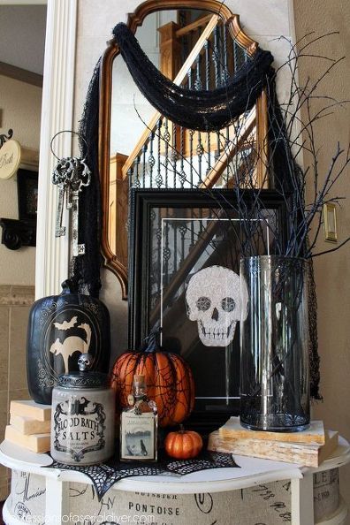 halloween vignette a decor challenge, halloween decorations, home decor, seasonal holiday decor Halloween Entry Table, Halloween Vignette, Indoor Ideas, Creepy Halloween Decorations, Halloween Centerpiece, Chic Halloween, Halloween Party Supplies, Halloween Displays, Halloween Decorations Indoor