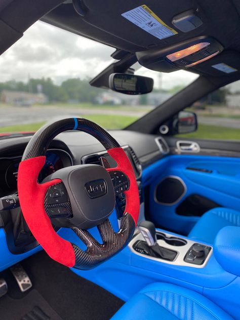 Trackhawk Aesthetic, Trackhawk Interior, Doge Cars, Doge Car, Trackhawk Jeep, Doge Challenger, Jeep Trackhawk, Hellcat Srt, Car Aesthetics