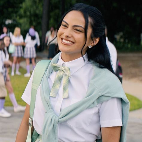 Do Revenge Uniform Aesthetic, Do Revenge Netflix Outfits, Drea Torres Do Revenge Hairstyles, Drea Torres Do Revenge Aesthetic, Camilla Mendes Do Revenge, Do Revenge Hairstyles, Drea Torres Aesthetic, Drea Torres Do Revenge Outfits, Drea Torres Outfits