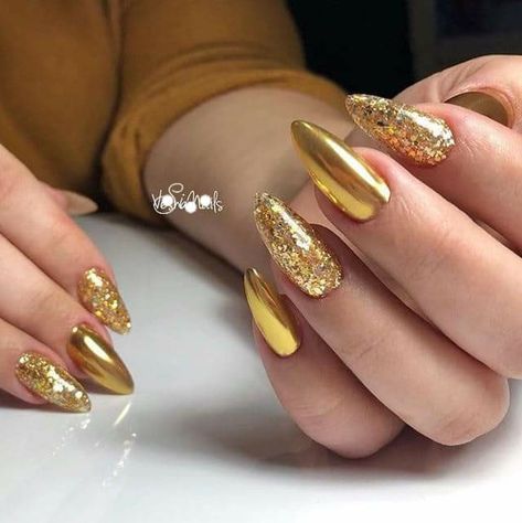 Nail Art Paillette, Nails With, New Years Nails, New Years Nail Designs, New Years Eve Nails, Golden Nails, Gold Glitter Nails, Gold Nail, Rose Gold Nails