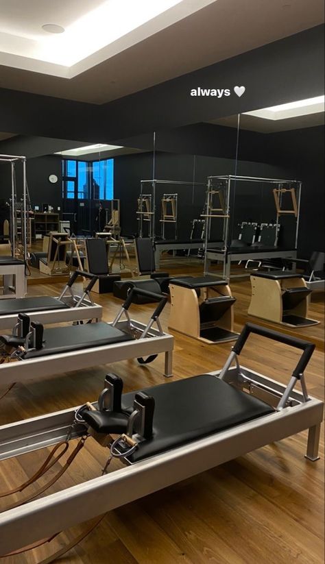 Pilates Gym Aesthetic, Pilates Reformer Aesthetic, Pilates Style, Pilates Yoga Studio, Hot Pilates, Reformer Pilates, Gym Video, Heath And Fitness, Picture Inspiration