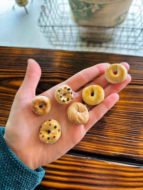 Personalized Clay Magnets: DIY Gift Ideas Clay Fridge Magnets Diy Food, Fruit Clay Magnets, Large Clay Sculpture, Food Magnets Diy, Mini Food Magnets, Food Magnets Clay, Food Fridge Magnets, Polymer Clay Food Magnets, Aesthetic Fridge Magnets