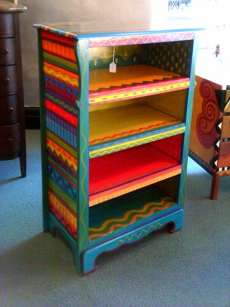 Painting Shelf Ideas, Diy Painted Shelf, Funky Painted Shelves, Painting Shelves Ideas, Painted Shelves Ideas, Painted Shelf Ideas, Shelf Painting Ideas, Washrooms Ideas, Colorful Shelves