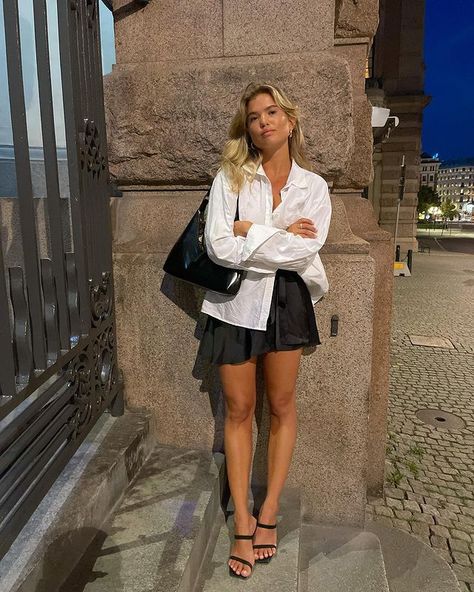 MATILDA DJERF (@matildadjerf) • Instagram photos and videos Matilda Djerf Style, Moda Aesthetic, Bianca Jagger, Quoi Porter, Matilda Djerf, Jeanne Damas, Paris Outfits, Mode Ootd, Jane Birkin