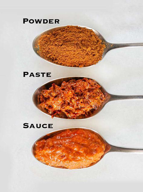 What is Harissa? - What is harissa and how to use it in cooking Harissa Spice Blend Recipe, Harissa Powder, Harissa Paste Recipe, Harissa Recipes, Rose Harissa, Moussaka Recipe, Spice Blends Recipes, Harissa Paste, Spice Mix Recipes