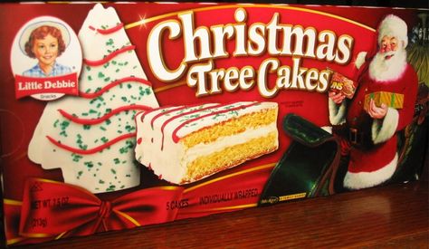 Little Debbie Christmas Tree Cakes! These are my favorite but I can't have them anymore :( Christmas Tree Cakes Little Debbie, Little Debbie Christmas Tree Cakes, Little Debbie Christmas Tree, Christmas Tree Brownies, Debbie Snacks, Red Birthday Cakes, Christmas Tree Cakes, Cake Dip, Nursing Cake