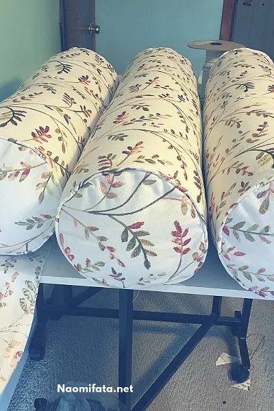 Make your own bolster pillows - DIY Slipcovers and Alterations Syprosjekter For Nybegynnere, Beginner Sewing Projects Easy, Leftover Fabric, Bolster Pillow, Fabric Baskets, Sewing Projects For Beginners, Love Sewing, Sewing For Beginners, Sewing Tips