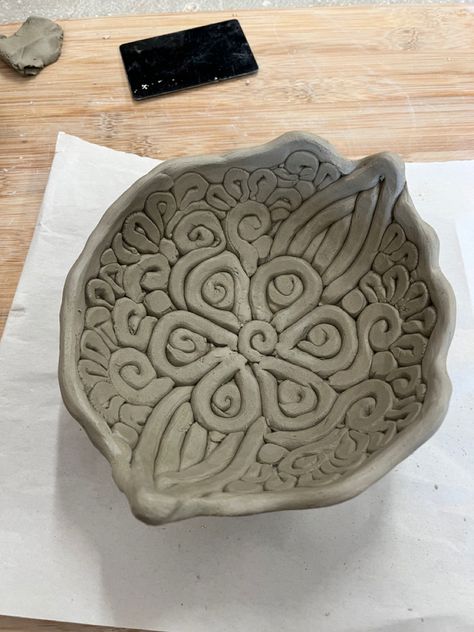 Coiled Bowls Ceramic, Coil Clay Pot Ideas, Coil Clay Bowl, Clay Coil Bowls, Clay Coiling Ideas, Coil Bowls Ceramic Ideas, Coil Clay Ideas, Coil Bowls Ceramic, Coil Ceramics Ideas