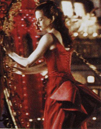 Wedding dress/hairstyle/makeup of my dreams... Moulin Rouge Red Dress, Moulin Rouge Dress, Nicole Kidman Moulin Rouge, Satine Moulin Rouge, Film Moulin Rouge, Moulin Rouge Movie, Moulin Rouge Costumes, Time Meme, Movie Time