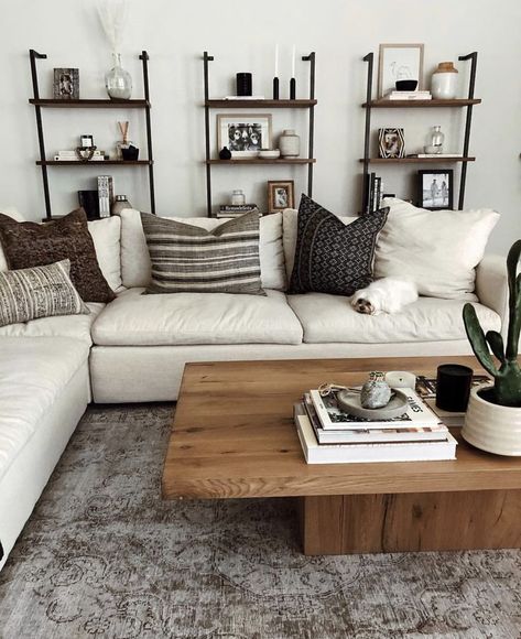 Cozy White Couch, Neutral Modern Living Room, Couch Cozy, Reka Bentuk Ruang Tamu, Nyc Apartment Decorating, Couch Black, Black Couch, Hiasan Dalaman Rumah, Reka Bentuk Dalaman