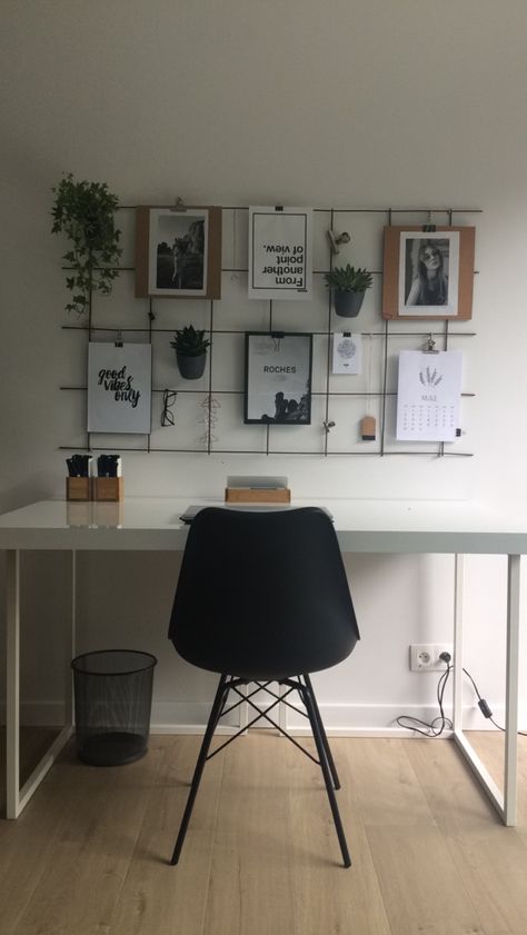 Above Office Desk Decor, Photo Wall Above Desk, Study Room Wall Decor, Desk Wall Decor, Ruangan Studio, Diy Wall Decor For Bedroom, Dekorasi Kamar Tidur, Pinterest Room Decor, Study Room Decor