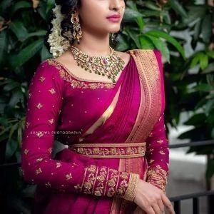 Dhare Saree, Long Sleeve Blouse Designs, Full Sleeves Blouse Designs, Blouses Work, Silk Saree Blouse Designs Patterns, Circle Mehndi, Latest Bridal Blouse Designs, Baby Naming, Bridal Sarees South Indian