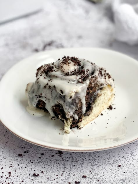 Oreo Cinnamon Rolls, Cake Cravings, Banana Carrot Muffins, Cinnamon Streusel Coffee Cake, Cinnamon Roll Dough, Carrot Cake Cookies, Swirled Bread, Sweet Buns, Cinnamon Rolls Recipe