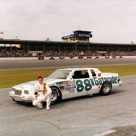 @rustywallace was the #1984 Rookie of the Year, starting 30/30 races with 2 T5's, 4 T10's, and finished 14th in points.  #nascar… Nascar Champions, Rusty Wallace, Rookie Of The Year, Car Racer, Racing Photos, Stock Car Racing, Pontiac Grand Prix, Nascar Racing, Stock Car