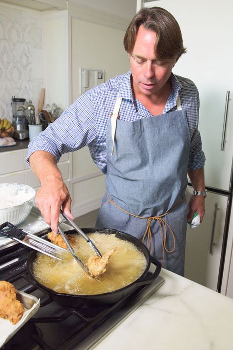 This is John Besh. He’s one of the best Southern chefs in America and the one recipe he thinks everybody should learn to cook is his grandmother’s fried chicken. | Here's A Mouthwatering Step-By-Step Guide To Making The Most Insanely Delicious Fried Chicken Fried Cornbread, Perfect Fried Chicken, Southern Fried Chicken, Turkey Dishes, Fried Chicken Recipes, Cooking Food, Poultry Recipes, Southern Recipes, Learn To Cook