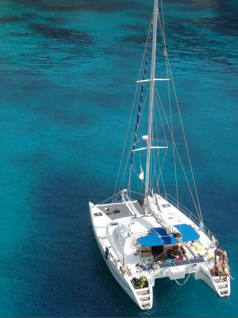 top charter yachts Bvi Wedding, Belize Hopkins, Catamaran Living, Catamaran Boat, Sailing Aesthetic, Sailing Photography, Ocean Sailing, Sail Life, Sailing Art