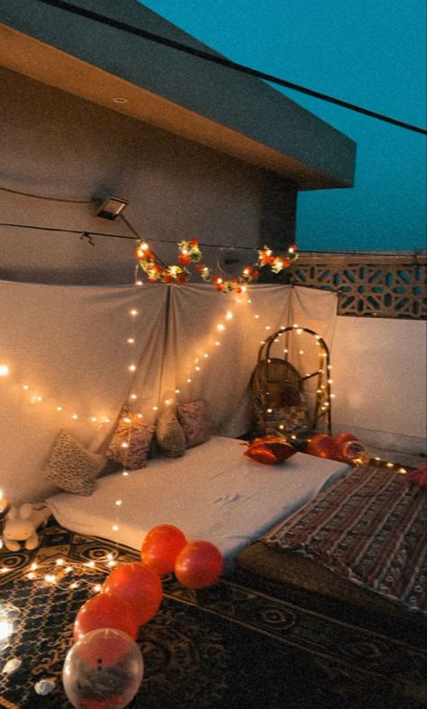 Diwali Party Rooftop Decor, Diwali Decorations At Terrace, Diwali Terrace Decor, Diwali Party Decor Outdoor, Terrace Bday Decoration, Terrace Party Ideas, Terrace Party Decoration Night, Terrace Decoration Ideas For Party, Rooftop Terrace Decor