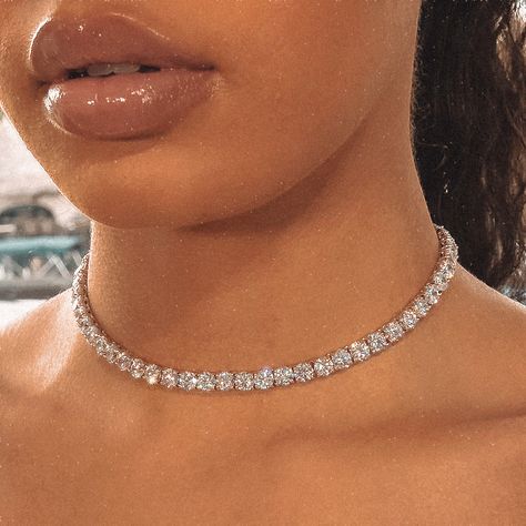 Prom Jewellery Ideas, Cute Prom Jewelry, Prom Accessories Jewelry Silver, Gold Sparkly Jewelry, Silver Jewellery For Prom, Prom Silver Accessories, Sparkly Silver Necklace, Silver Sparkly Jewelry, Quince Necklace Silver