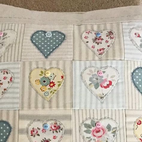 Patchwork Applique, Endless Pattern, Crafts Valentines, Applique Sewing, Applique Cushions, Heart Month, Heart Applique, Sewing Easy Diy, Creative Valentines