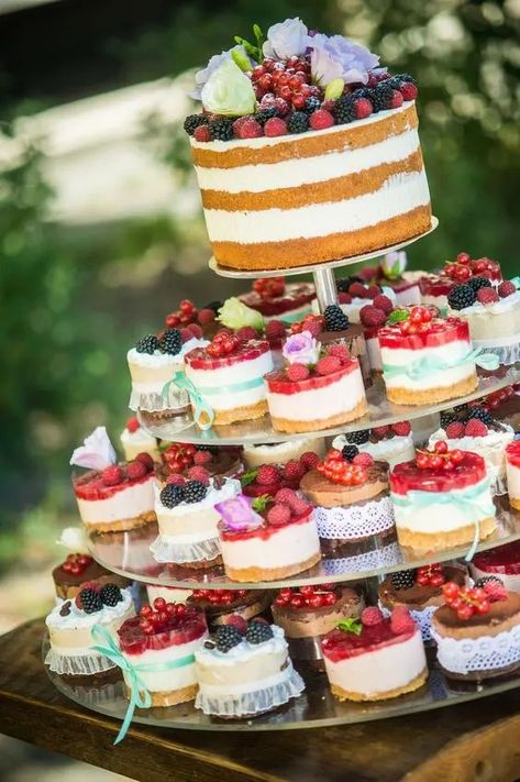 Top Ideas for 50th-Anniversary Cakes - Poptop Event Planning Guide Wedding Fruit Cake, Pastel Individual, Birthday Cake Fruit, Vintage Pasta, Cheesecake Wedding Cake, Wedding Cheesecake, 50th Anniversary Cakes, Colorful Wedding Cakes, Cake Fruit