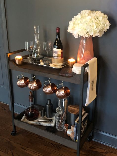 Bar Cart Man Cave, Men Bar Cart Ideas, Home Barcart Ideas, Mens Coffee Table Decor, Man Bar Cart, Bar Cart Farmhouse Style, Men’s Bar Cart Ideas, Mens Bar Cart, Men’s Bar Cart