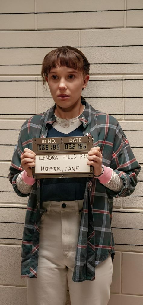 stranger things wallpaper jane hopper eleven arrested season 4 Season 4 Eleven Outfits, Eleven And Hopper Season 4, Stranger Things Party Outfit, Eleven Hopper Outfits, Eleven Season 4 Costume, El Hopper Season 4, El Outfits Stranger Things, El Stranger Things Season 4, Eleven Season 4 Outfit