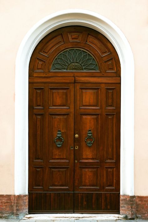 Front Doors That Will Make Your Home Stand Out 2020 |Blog |brick&batten Spanish Double Doors, Traditional Door Design, Front Doors Modern, Wooden Double Front Doors, Double Wood Front Doors, Fromt Doors, Beautiful Home Exterior, Double Door Entryway, Large Entryway