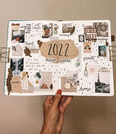 Large Scrapbook Ideas, Vision Board In Notebook, Aesthetic Scrapbook Ideas For School, Best Scrapbook Ideas, Vision Board Scrapbook Ideas, April Scrapbook Ideas, Bucket Journal Ideas, Vision Board Notebook Ideas, New Year Journal Aesthetic