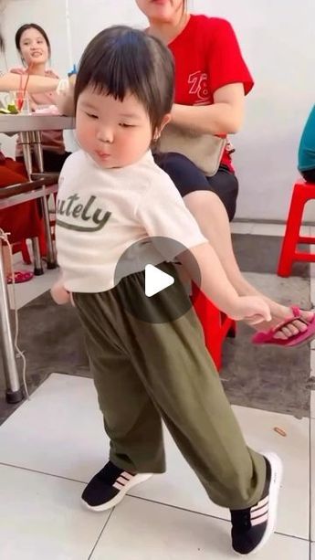 Kids Dancers, Dancing Children, Children Dancing, Baby Dance, Christmas Dance, Cute Asian Babies, Dancing Baby, Asian Kids, Picture Puzzles