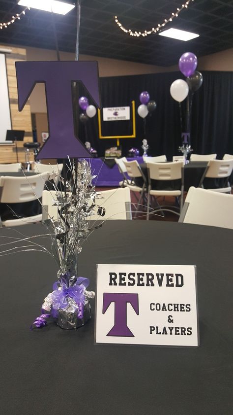 Football banquet Football Team Banquet Ideas, High School Banquet Centerpieces, End Of Season Banquet Ideas, Athletic Banquet Centerpieces, Track And Field Banquet Ideas, Athletic Banquet Decorations, Sports Banquet Ideas, Football Banquet Decorations, Sports Banquet Decorations