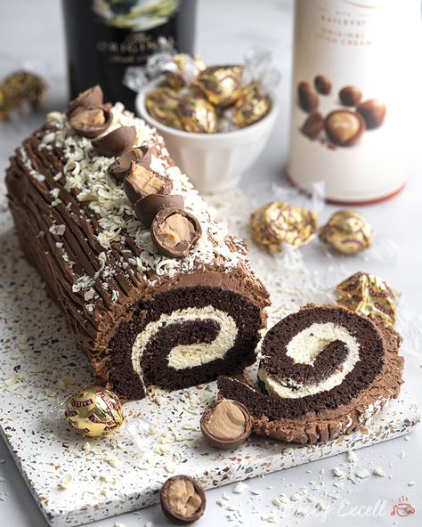 Gluten-free Baileys Yule Log Recipe (dairy-free option) Gluten Free Yule Log Recipe, Gluten Free Xmas, Gluten Free Yule Log, Becky Excell, Yule Log Cake Recipe, Gluten Free Christmas Desserts, Yule Log Recipe, Xmas Baking, Yule Log Cake