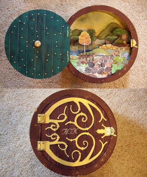 A Hobbit's Box - Scrapbook.com - amazing hobbit door scrapbooking project Hobbit Party, Nerd Crafts, Crochet Geek, Geek Crafts, The Rings, Tolkien, Lord Of The Rings, The Hobbit, Fun Crafts