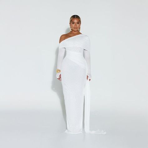 BBXBRAND on Instagram: "Our best selling white maxi! The Verella is the perfect, clean staple for your wardrobe!" White And Black Outfits For Women, White Outfit Black Women, Gala Outfits For Women, All White Outfit Black Women, Dresses For Engagement, White Birthday Dress, Graduation Outfits For Women, Actress Dress, Jamaica Outfits