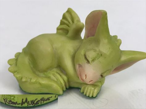 Hand Signed By Real Musgrave 10/92 - Whimsical World Of Pocket Dragons - Naptime - 1992 LOL - Made In UK Concept Sculpture, Pocket Dragon, Clay Dragons, Cute Dragon Drawing, Dragon Eggs, Idle Hands, Dragon's Lair, Clay Dragon, Dragon Egg