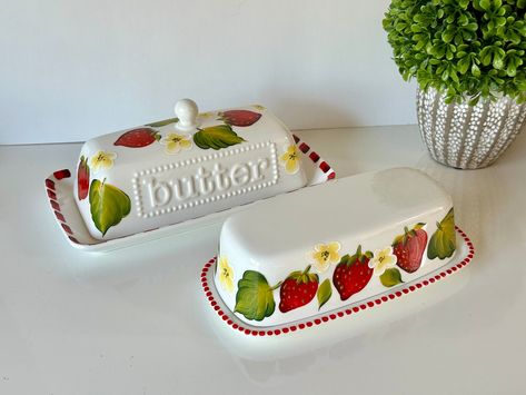 Strawberry Themed Kitchen, Fruit Themed Kitchen, Cherry Kitchen Decor, Painted Cherries, Strawberries Recipes, Fruit Kitchen Decor, Strawberry Decor, Strawberry Butter, Strawberry Kitchen