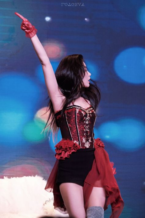 Corset Performance Outfit, Hot Pink Stage Outfits, Kpop Idol Performance Outfits, Pop Star Aesthetic Fashion, Kpop Idol Concert Outfit, Preformance Outfits Concert, K Pop Performance Outfits, Idol Concert Outfit, Stage Performance Outfits Kpop