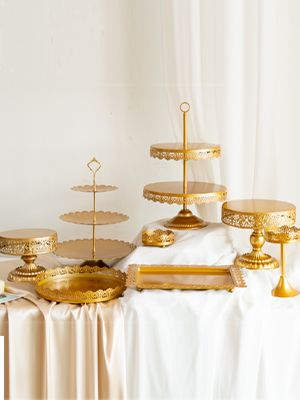 Gold Cupcake Stand, Gold Dessert Table, Celebration Food, Graduation Party Desserts, Cupcake Stand Wedding, Cookie Stand, Gold Cake Stand, Display Tower, Gold Dessert